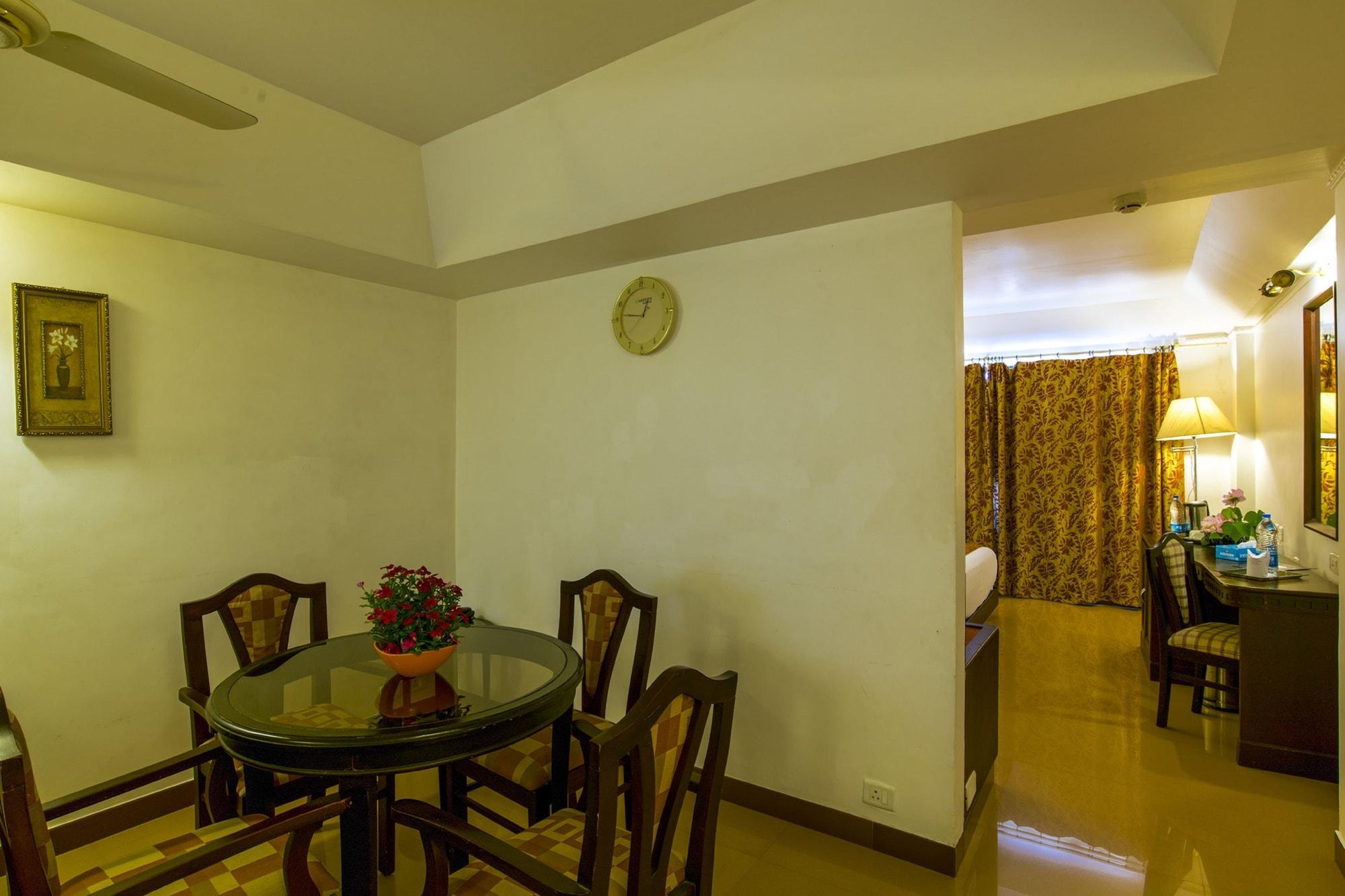 Golf View Hotels & Suites Nedumbassery Eksteriør bilde