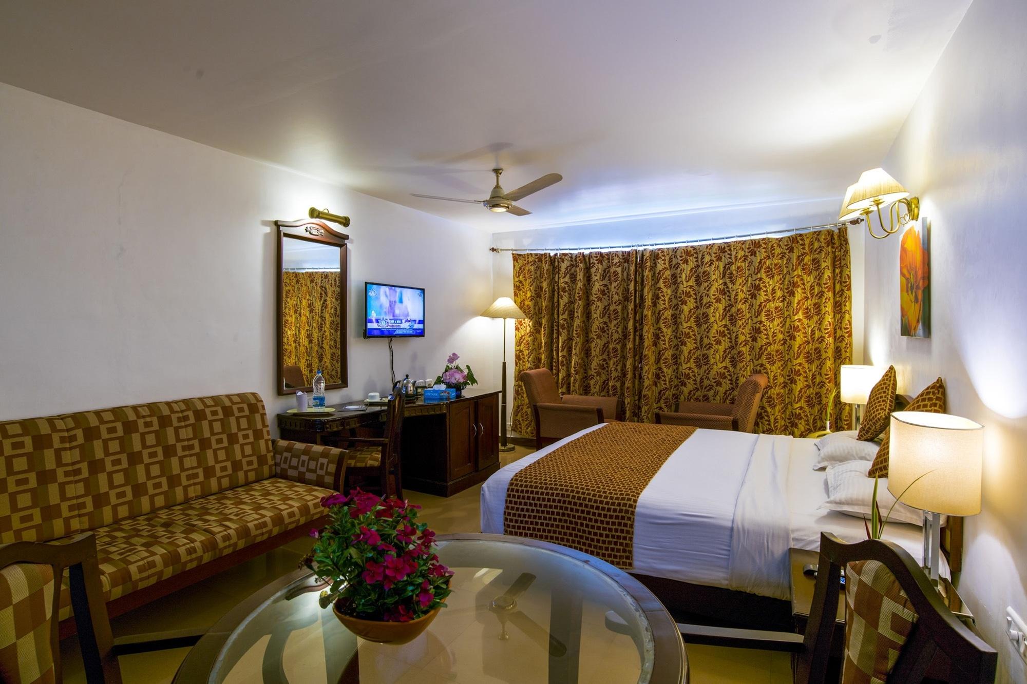Golf View Hotels & Suites Nedumbassery Eksteriør bilde
