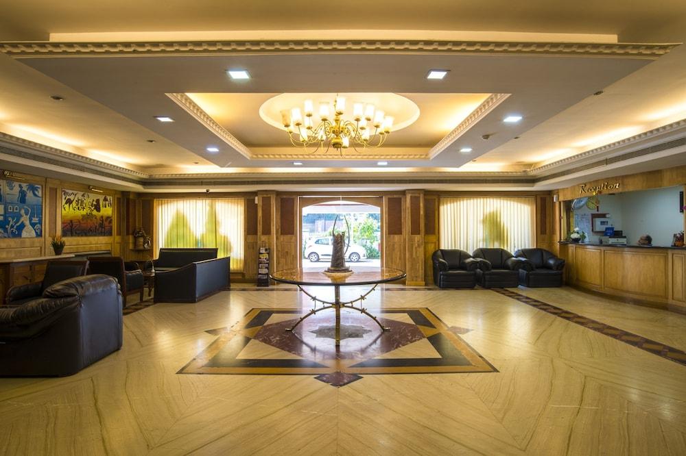 Golf View Hotels & Suites Nedumbassery Eksteriør bilde