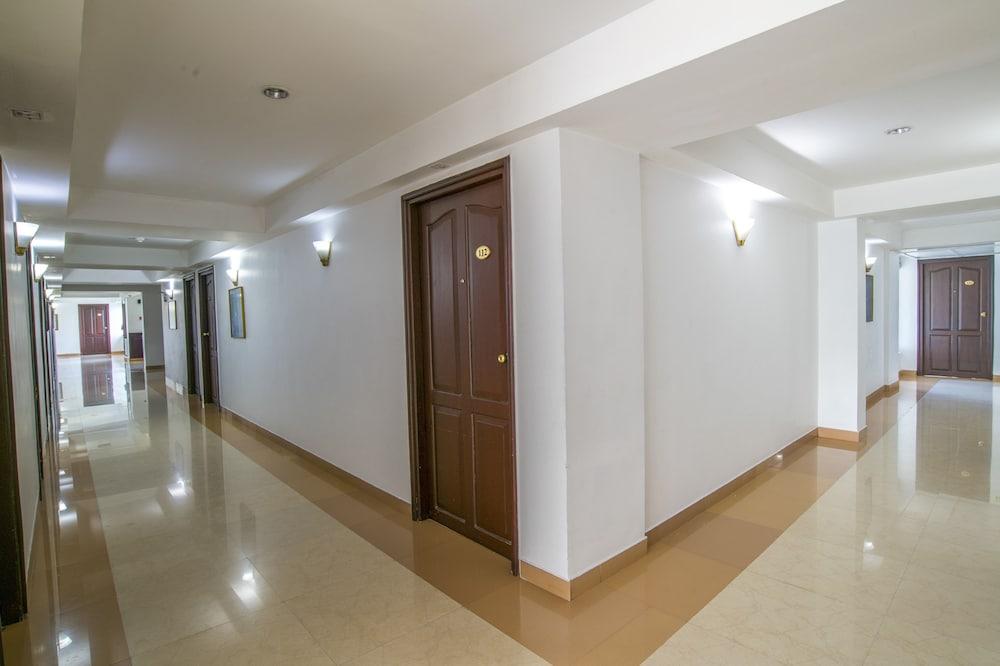 Golf View Hotels & Suites Nedumbassery Eksteriør bilde