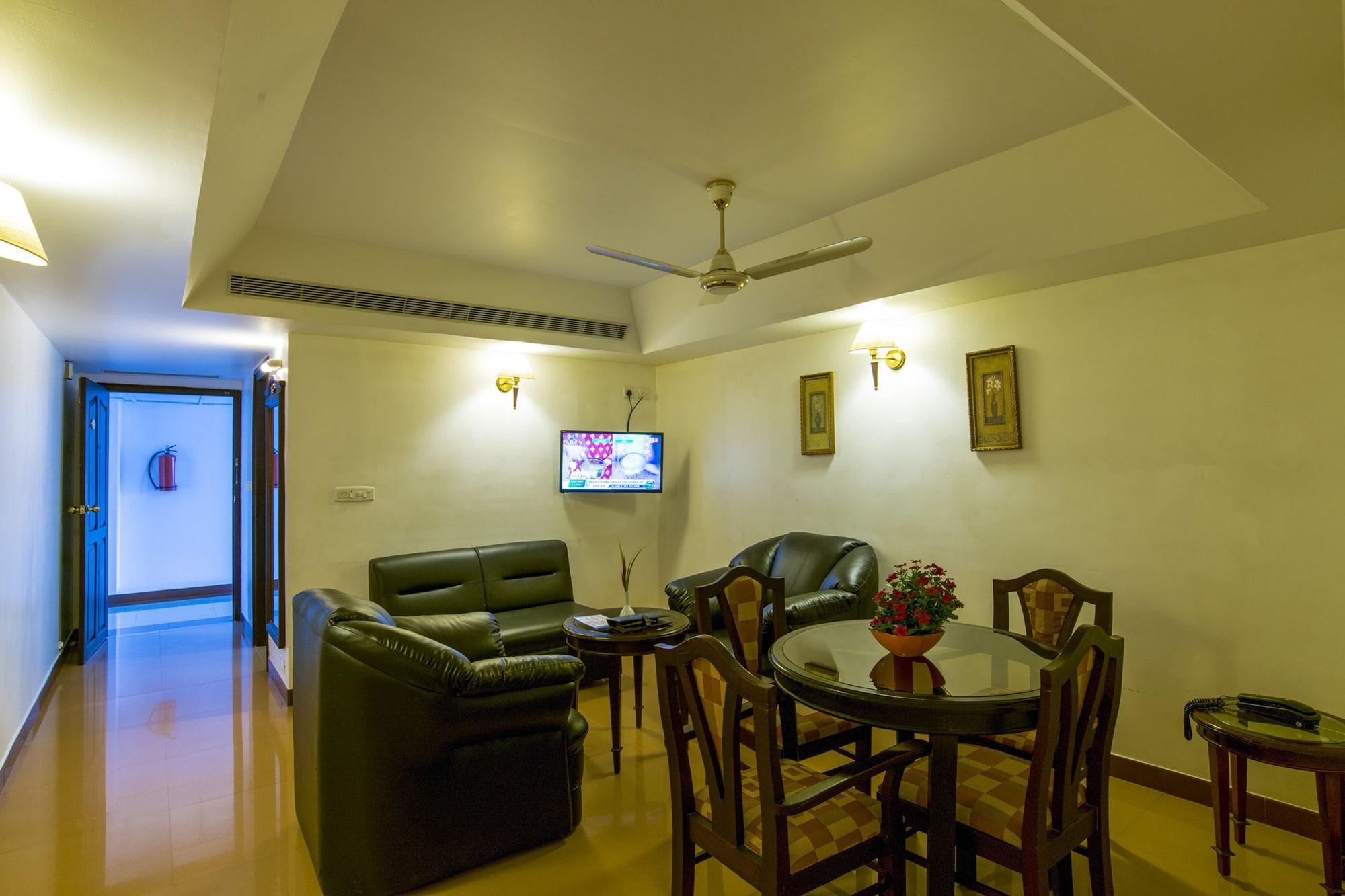 Golf View Hotels & Suites Nedumbassery Eksteriør bilde