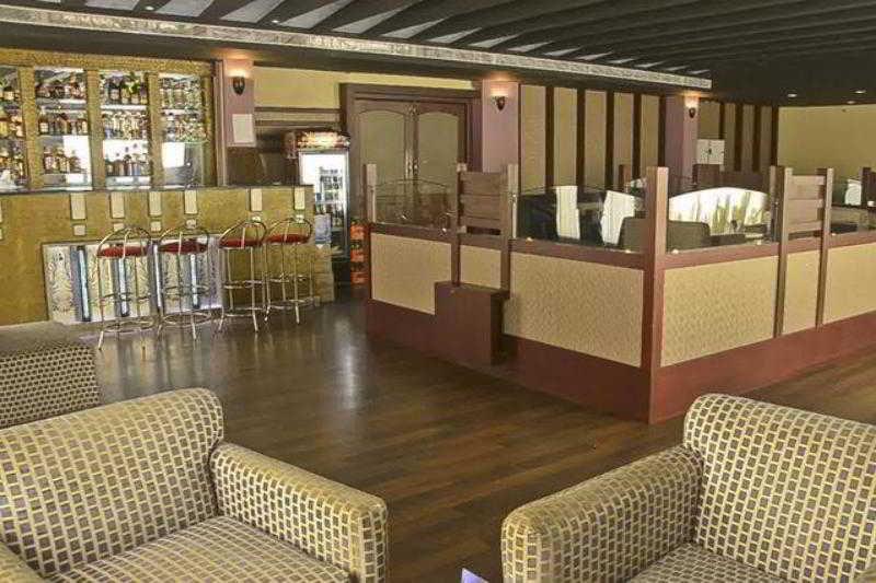 Golf View Hotels & Suites Nedumbassery Eksteriør bilde