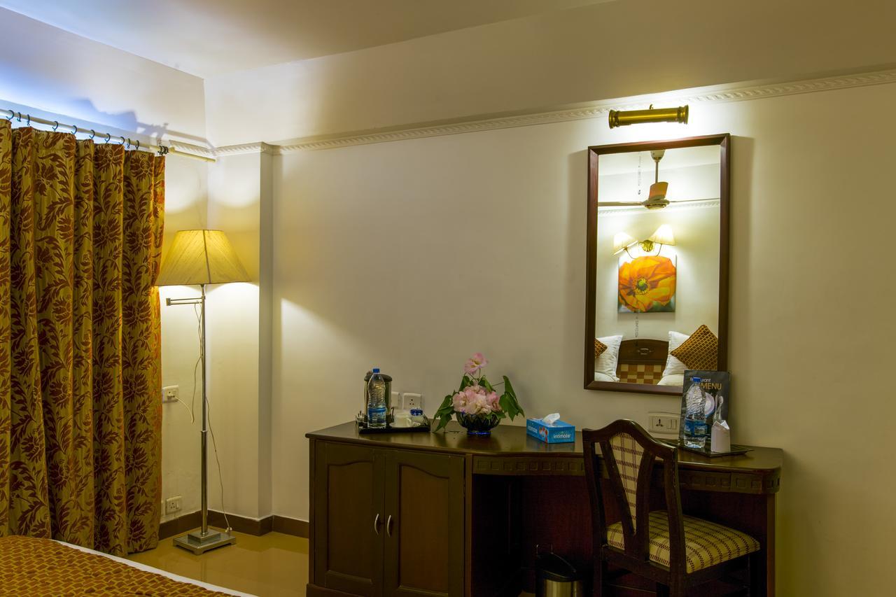 Golf View Hotels & Suites Nedumbassery Eksteriør bilde