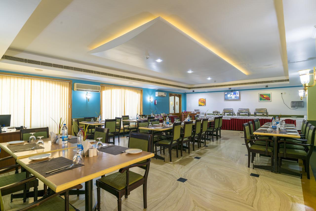 Golf View Hotels & Suites Nedumbassery Eksteriør bilde