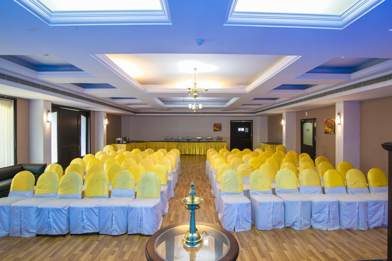 Golf View Hotels & Suites Nedumbassery Eksteriør bilde