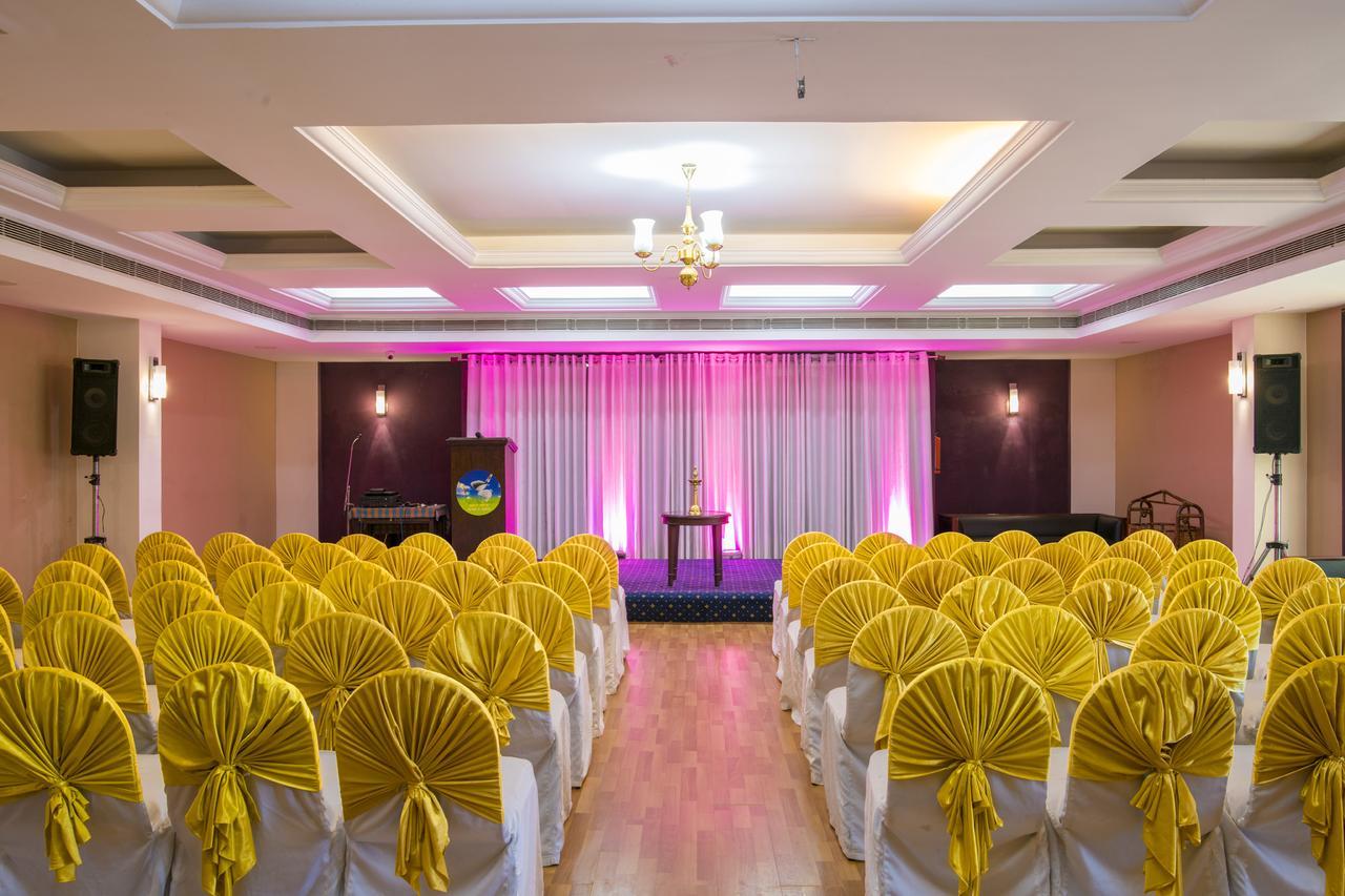 Golf View Hotels & Suites Nedumbassery Eksteriør bilde