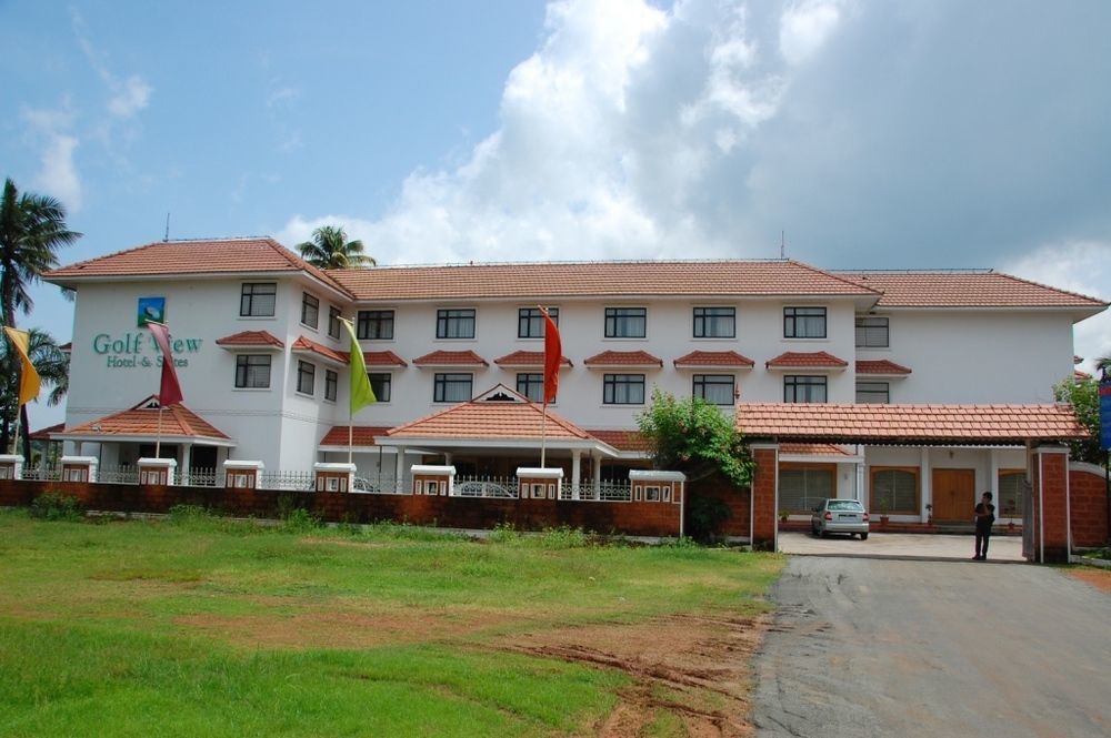 Golf View Hotels & Suites Nedumbassery Eksteriør bilde