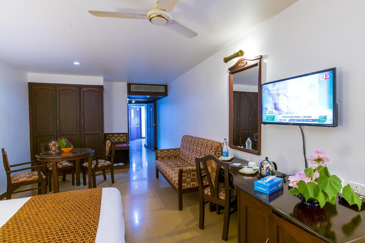 Golf View Hotels & Suites Nedumbassery Eksteriør bilde