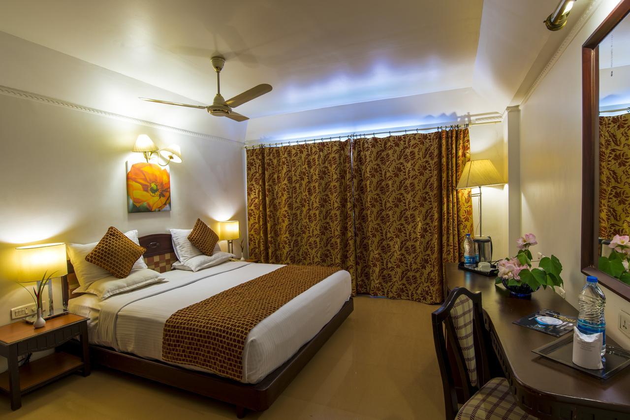 Golf View Hotels & Suites Nedumbassery Eksteriør bilde