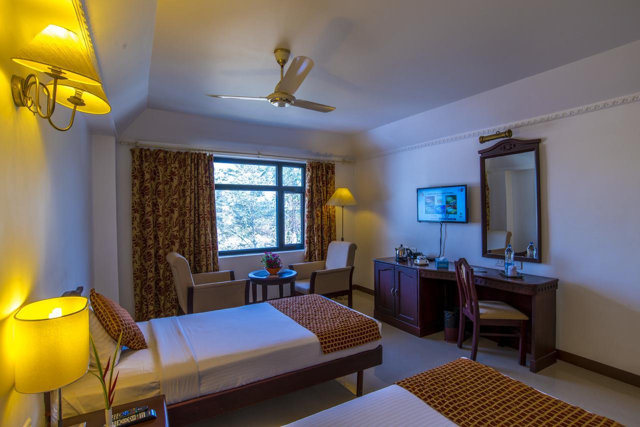 Golf View Hotels & Suites Nedumbassery Eksteriør bilde